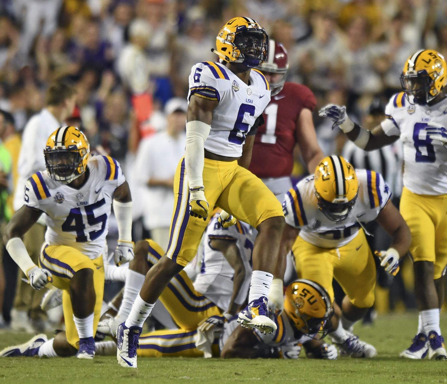 lsualabamafootball.110418_932